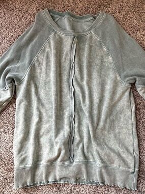 Women’s Washed Light Sage Green Crewneck Sweatshirt